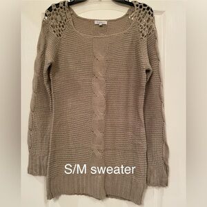 Women's Cable Knit Sweater - Gray